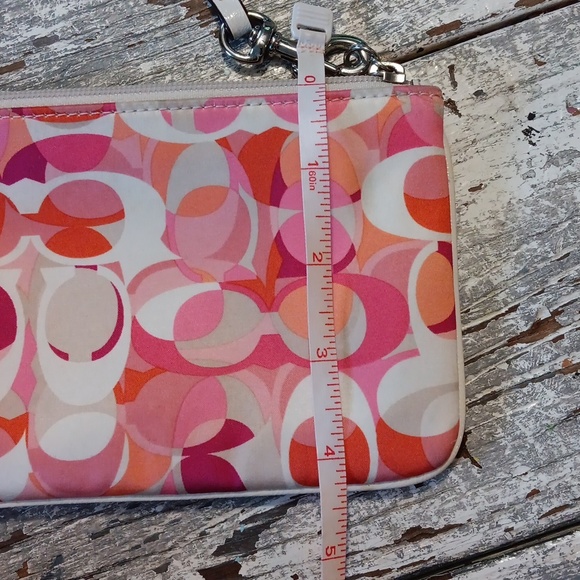 Coach Pink Orange White Logo Embossed Zip Wallet/Wristlet Vintage - Picture 11 of 11